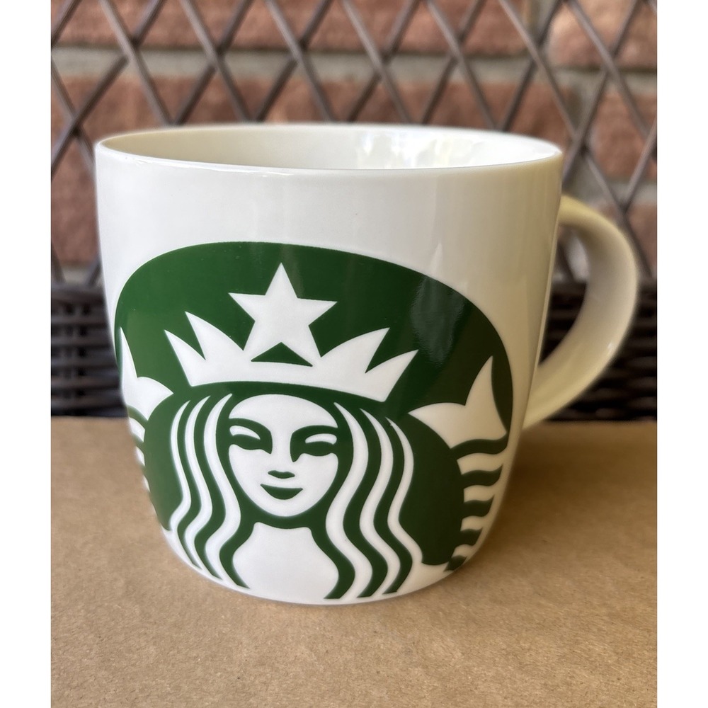 STARBUCKS 2016 Green White Mermaid Logo Coffee / Tea Mug Cup 14 fl oz/ 414ml